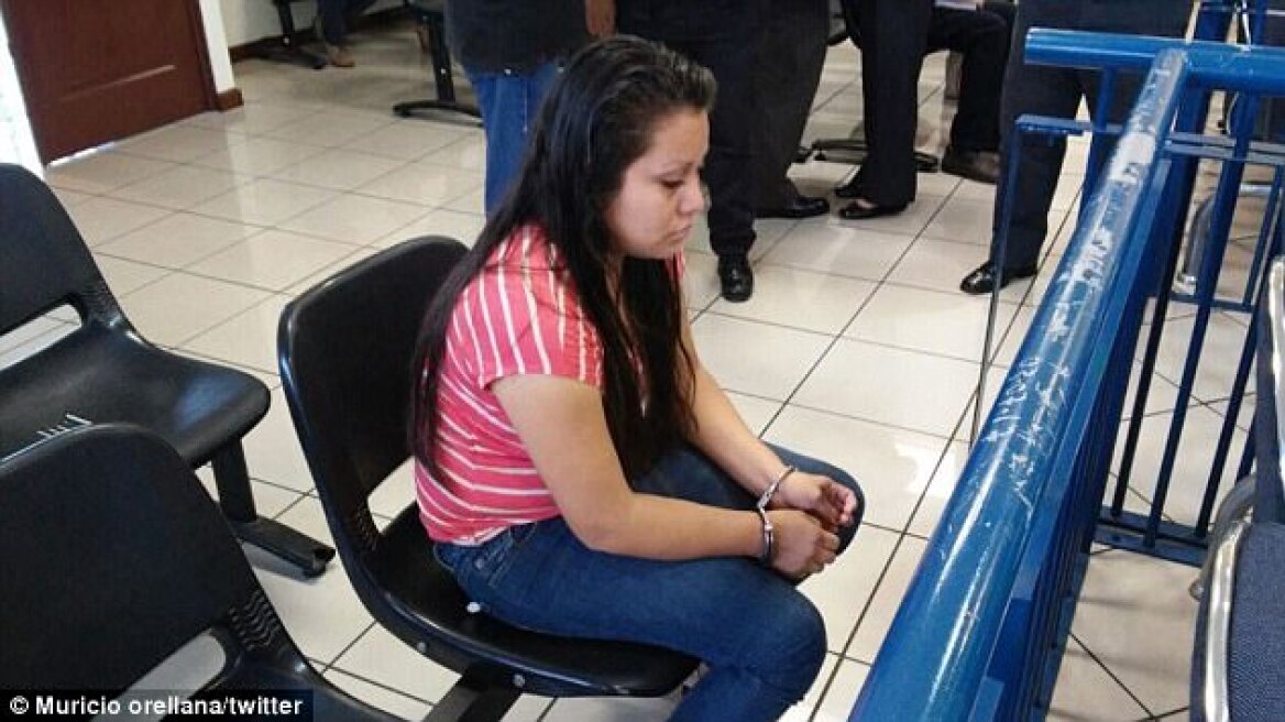 Ελ Σαλβαδόρ: 30 χρόνια κάθειρξη σε έφηβη που βιάστηκε, έμεινε έγκυος και το μωρό γεννήθηκε νεκρό
